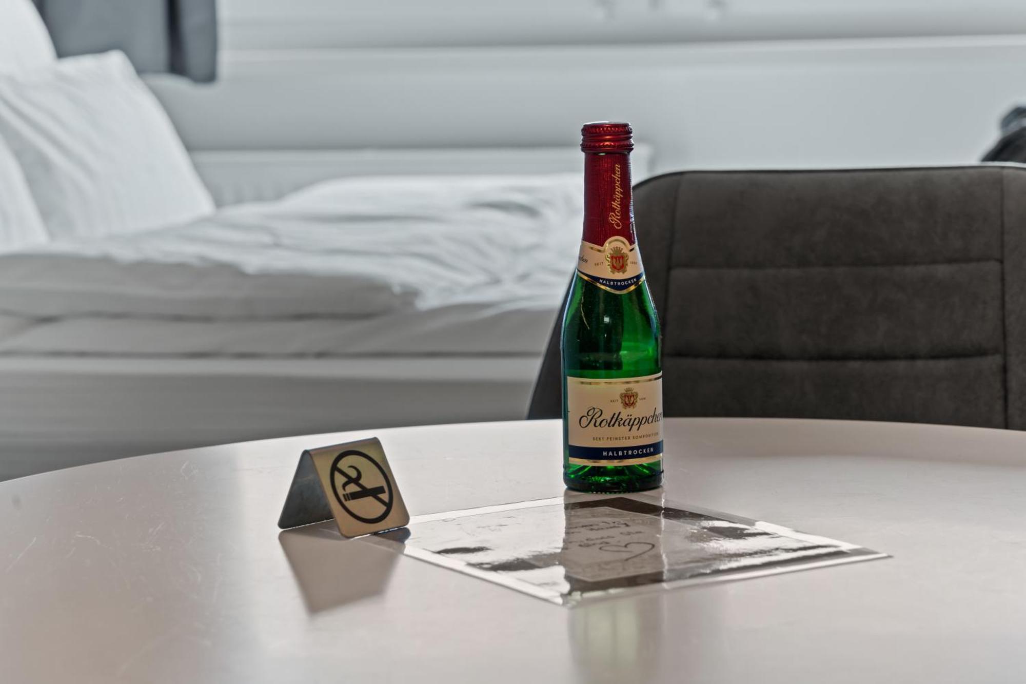 Appartement Fuer 1-2 - Wlan - Parkplatz - Homeoffice Kaiserslautern Luaran gambar